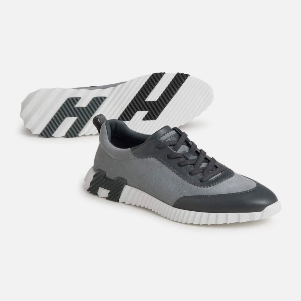 Sneakers Bouncing