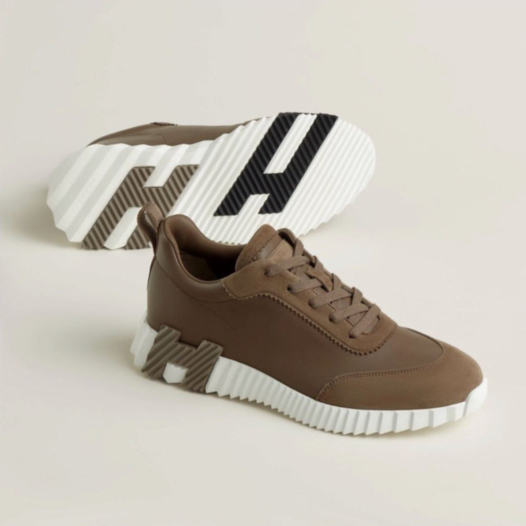 Sneakers Bouncing