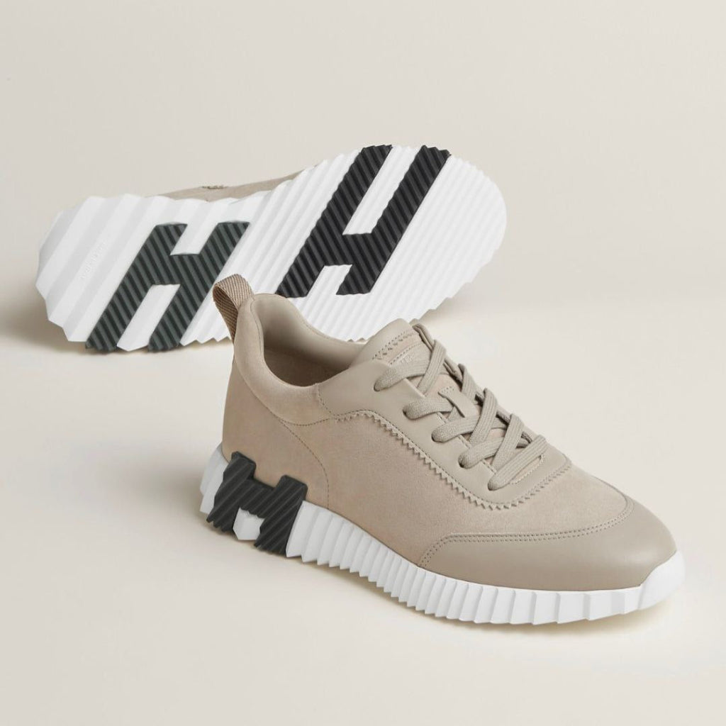 Sneakers Bouncing