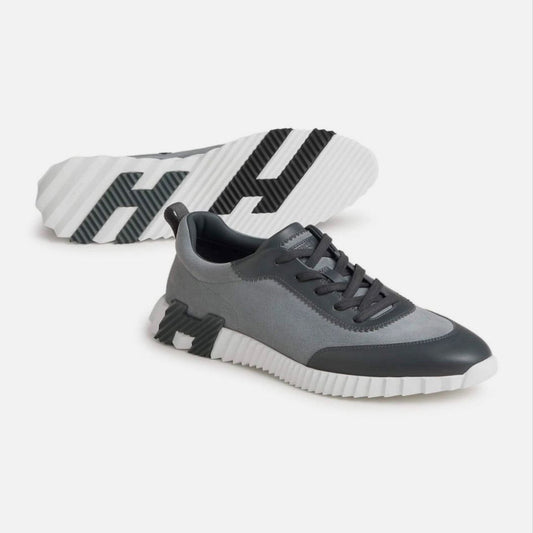 Sneakers Bouncing
